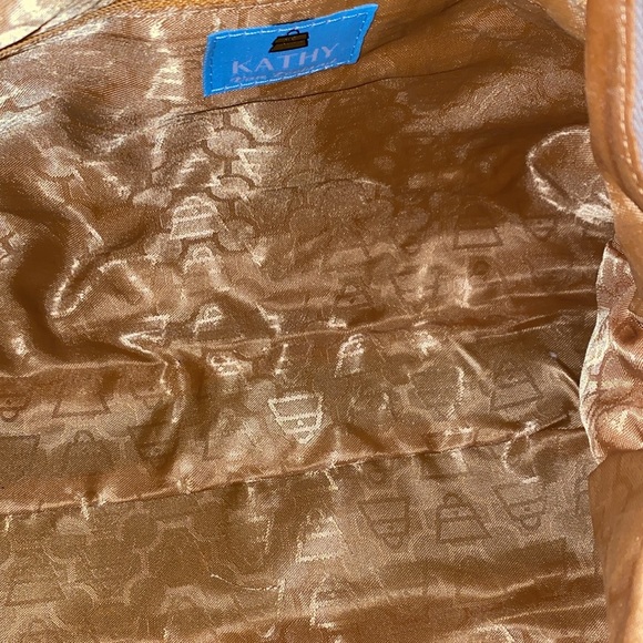 NWT Kathy van Zeeland vegan leather bag cream - Picture 8 of 10